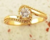טבעת גולדפילד משובצת קריסטל