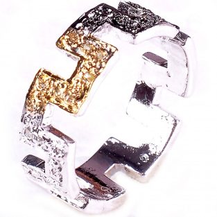 לכלה ולערב: טבעת כסף 925 בשיבוץ יהלומי גלם לבנים וזהובים 0.48 קרט מידה: 7.5