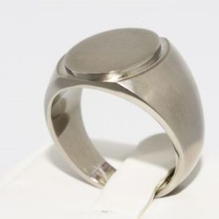 טבעת יוקרה לחתן: טבעת טיטניום לגבר מידה: 10.25