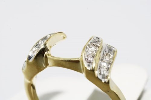 תכשיט לכלה ולערב: טבעת זהב צהוב 10 קרט בשיבוץ יהלומים מידה: 5.25