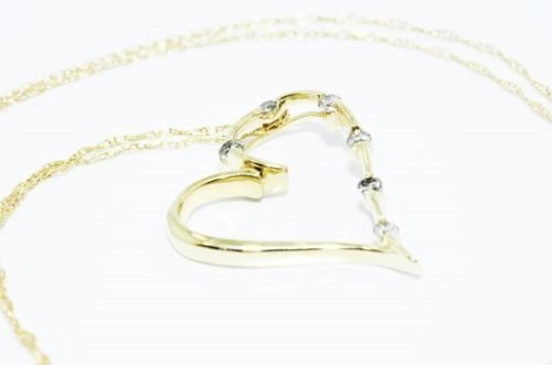תכשיט לכלה ולערב: שרשרת ותליון זהב צהוב 10 קרט עיצוב לב בשיבוץ 6 יהלומים