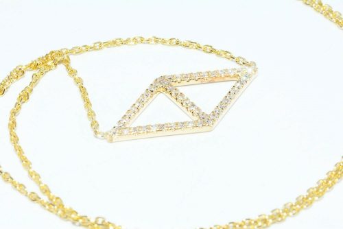 תכשיט לכלה ולערב: תליון ושרשרת זהב צהוב 14 קרט בשיבוץ 48 יהלומים לבנים